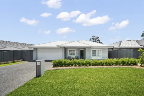 25 Harrow Cct, Greta, NSW 2334