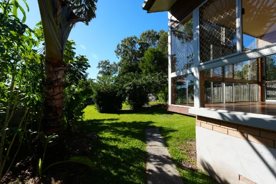 25 Horder Avenue, Labrador, Qld 4215