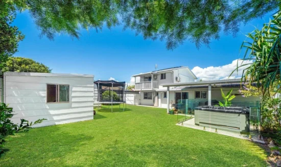 25 Mulgani Street, Warana, Qld 4575