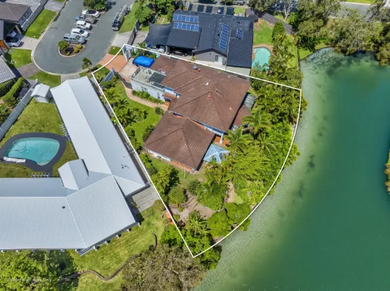 25 Peninsula Court, Mermaid Waters, Qld 4218