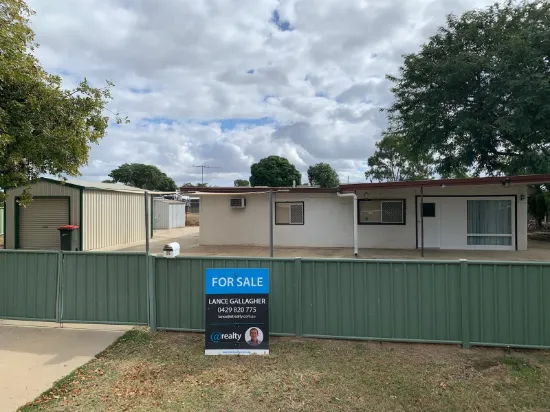 25 Roberts Street, Emerald, Qld 4720