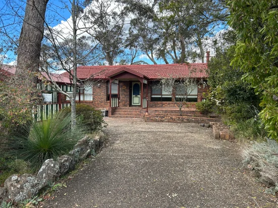25 St Andrews Avenue, Blackheath NSW 2785-Image