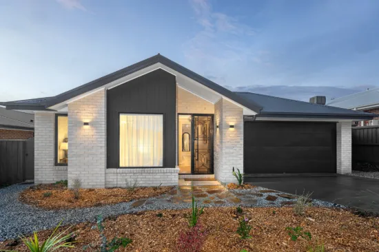 25 St Martins Place, Mount Clear, Vic 3350