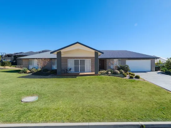25 Traminer Drive, North Tamworth, NSW 2340