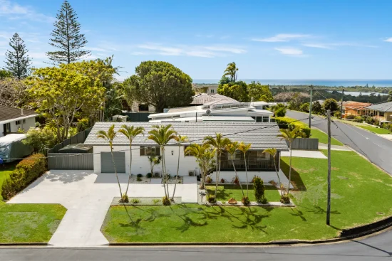 25 Walter Crescent, Banora Point, NSW 2486
