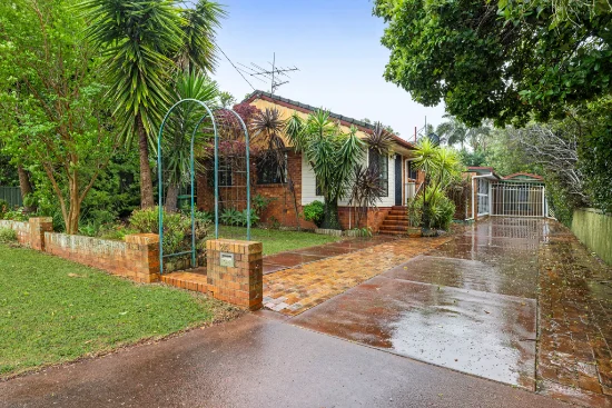25 Welcombe Avenue, Rockville, Qld 4350