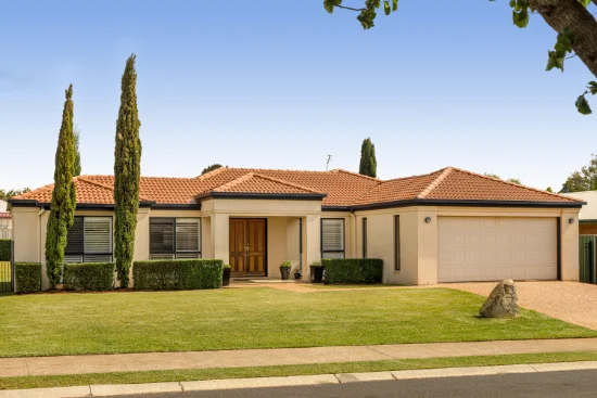25 Wood Drive, Middle Ridge, Qld 4350