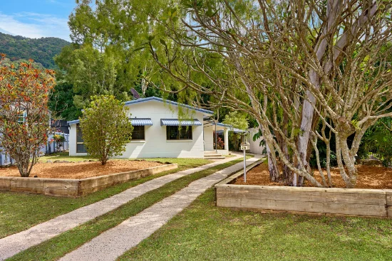 26 Augustus Street, Mooroobool, Qld 4870