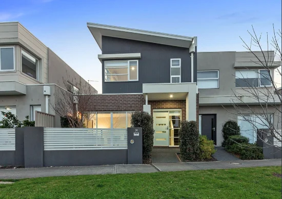 26 Debra Avenue, Pakenham, Vic 3810