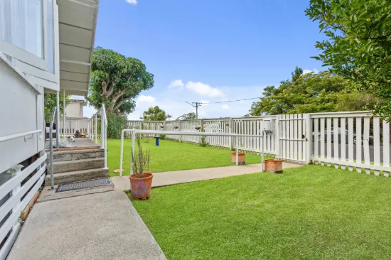 26 Echlin Street, Labrador, Qld 4215