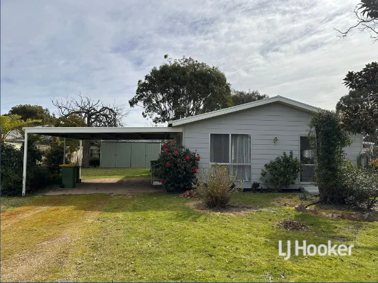 26 Eighth Avenue, Raymond Island, Vic 3880