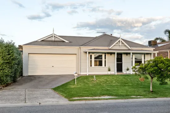26 Fairways Boulevard, Cranbourne North, Vic 3977
