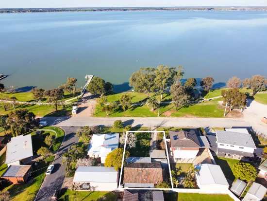 26 Jacaranda Crescent, Lake Boga, Vic 3584