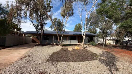 26 Kennebery Cres, Roxby Downs, SA 5725