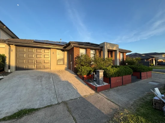 26 MAYFLOWER DRIVE, Cranbourne West, Vic 3977
