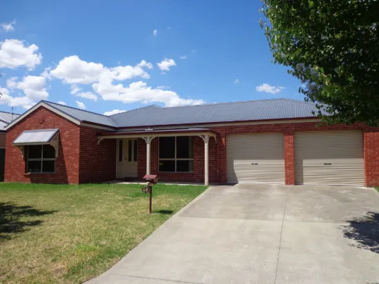 26 Robbins Drive, East Albury, NSW 2640