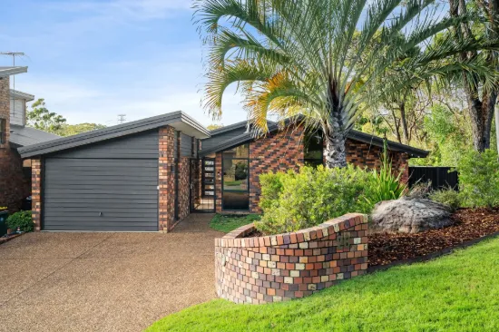 26 Tea Tree Place, Kirrawee, NSW 2232