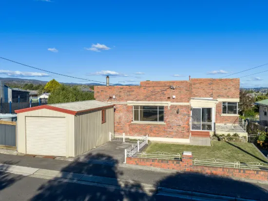 26 Walkers Avenue, Newnham, Tas 7248