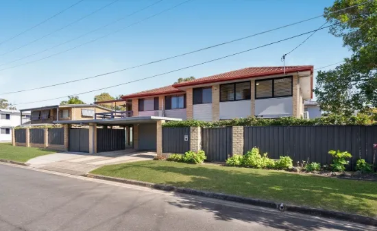 26 Warratina Street, Labrador, Qld 4215