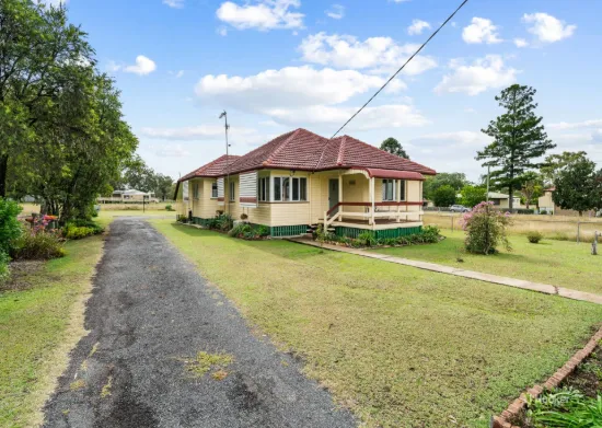 27 Annette Street, Toogoolawah, Qld 4313