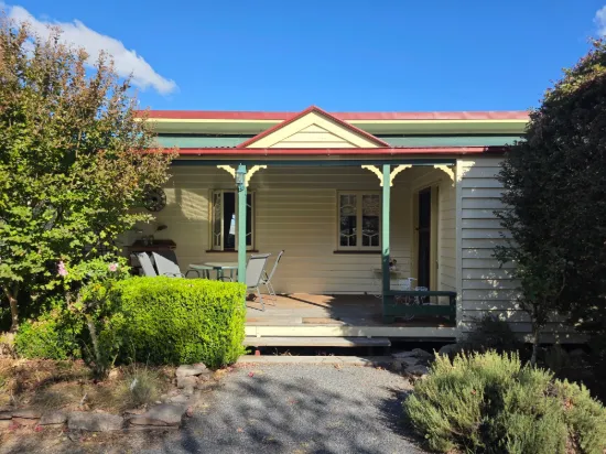 27 Bassel Road, Stanthorpe, Qld 4380