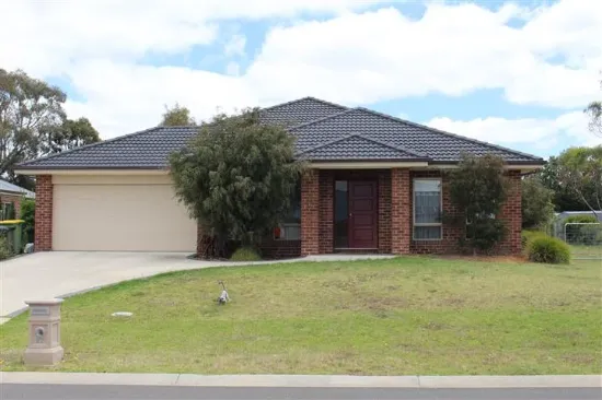 27 Bluegum Circuit, Riddells Creek, Vic 3431