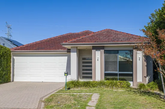 27 Cadaga Way, Piara Waters, WA 6112