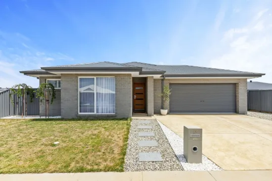 27 Cavan Grove, Alfredton, Vic 3350
