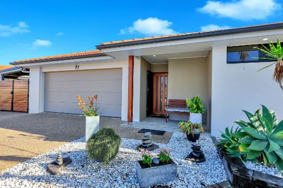 27 Chantelle Circuit, Coral Cove QLD 4670-Image