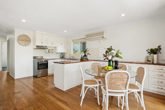 27 Childers St, Kedron, Qld 4031 - For Rent