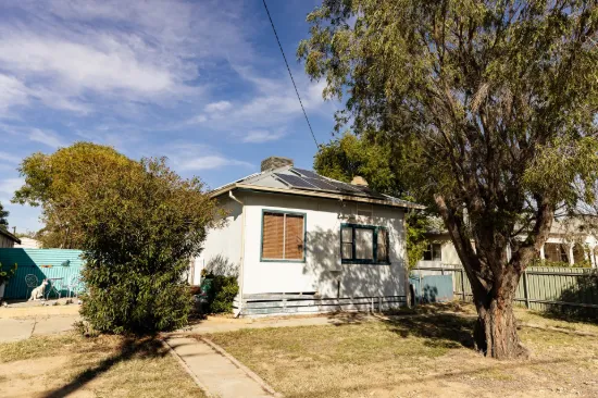 27 Cunningham Street, Merredin, WA 6415