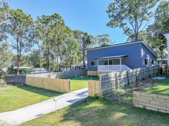 27 Dempsey St, Russell Island, Qld 4184