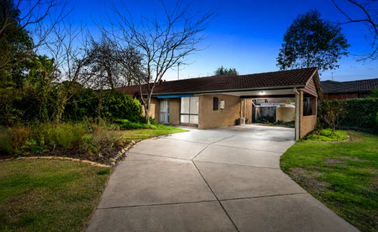 27 Dumbarton Circuit, Melton West, Vic 3337