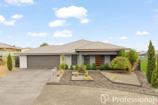 27 Freeman Circuit, Llanarth, NSW 2795