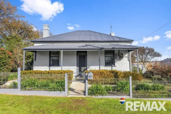 27 George Street, Junee, NSW 2663