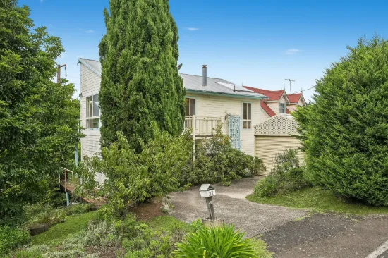 27 Glenview Road, Wentworth Falls, NSW 2782