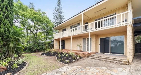 27 Golden Crescent, Southport, Qld 4215