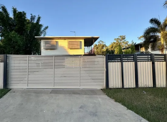 27  GOOLAGONG Crescent, Moranbah, Qld 4744