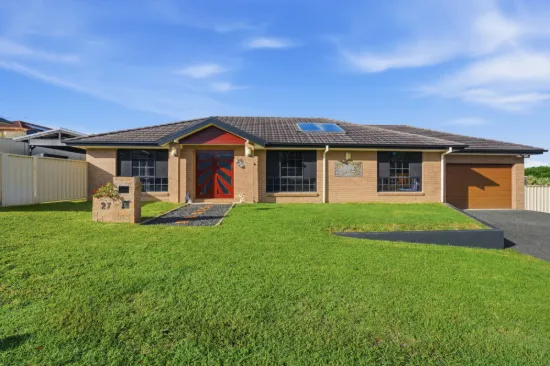 27 Hanover Road, Cameron Park, NSW 2285