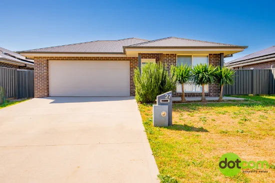 27 Hindmarsh Esplanade, Dubbo, NSW 2830