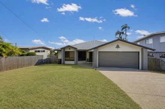 27 Holland Street, West Gladstone, Qld 4680