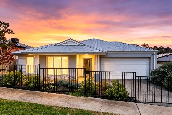 27 Illawarra Boulevard, Drouin, Vic 3818