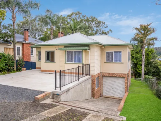 27 Jacaranda Avenue, East Lismore, NSW 2480