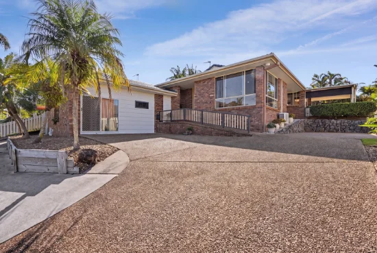 27 Jack Nicklaus Way, Parkwood, Qld 4214