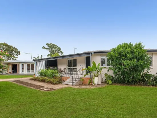 27 Kingussie Street, Kenmore, Qld 4069