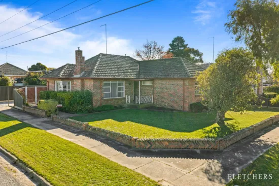 27 Oak St, Wendouree, Vic 3355