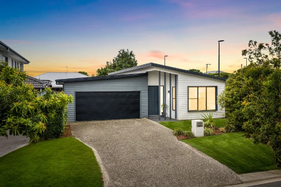 27 Pinnibar Street, Bridgeman Downs QLD 4035 - For Sale