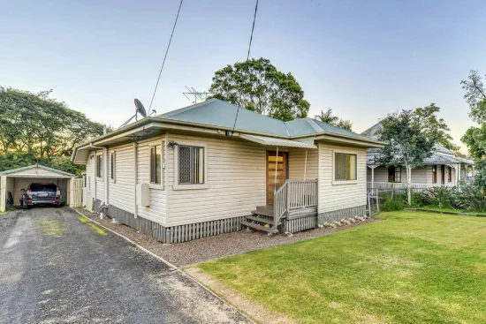 27 Queen Street, Newtown, Qld 4305