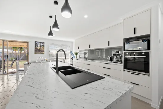 27 Regency Road, Moore Park Beach, Qld 4670