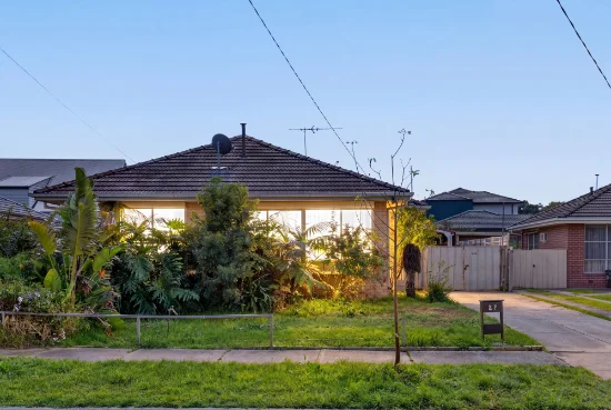 27 Robertson Crescent, Laverton, Vic 3028
